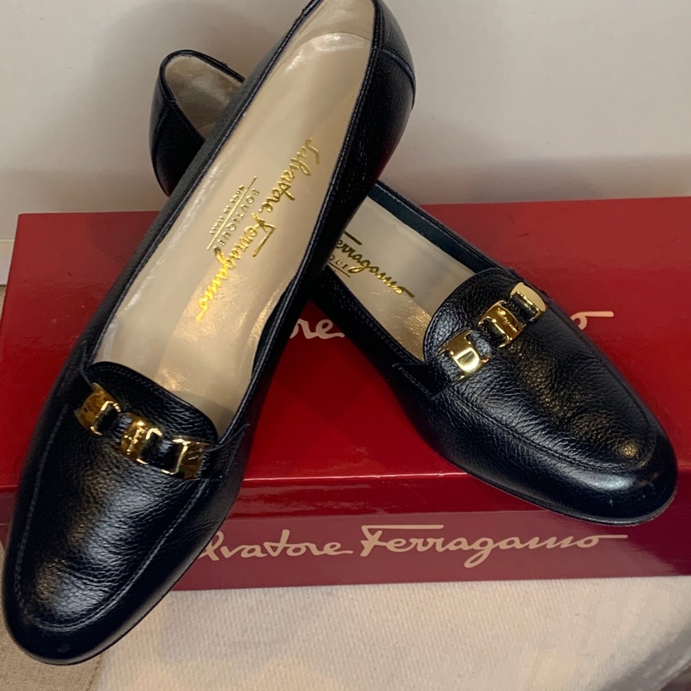 Salvatore Ferragamo loafers flats size 9 AA in box